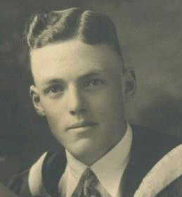 Photo of photos/Alexander Havelock Maclennan 1907-1964 portrait
